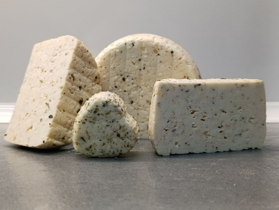 Kozie sery, ser kozi twaróg, typu feta