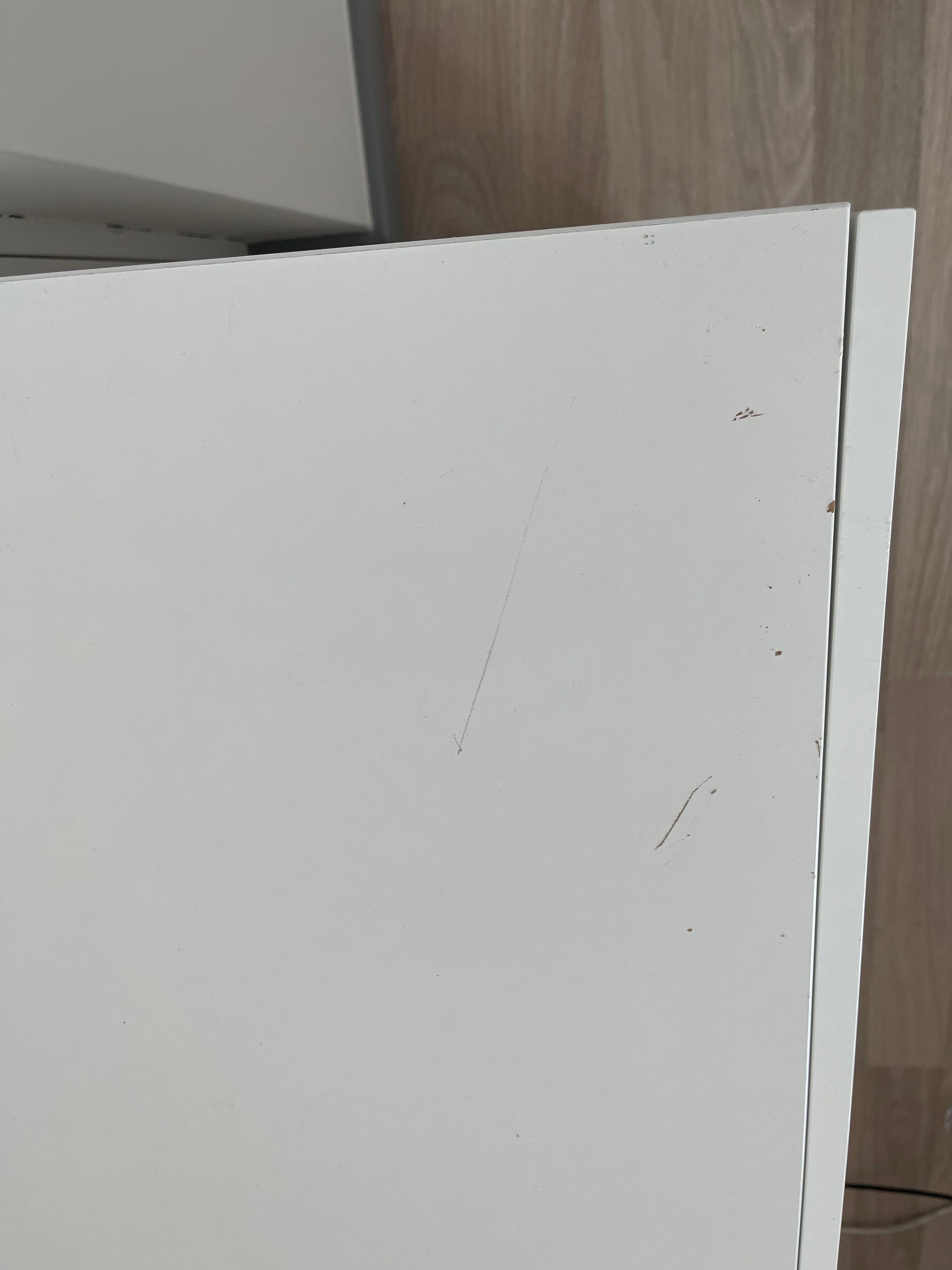 Biała komoda Ikea