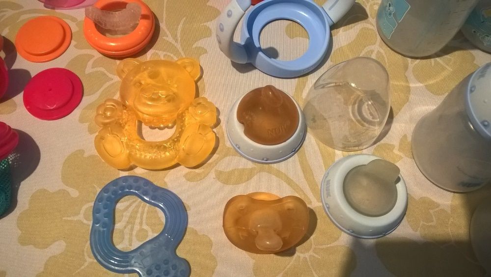 Lote de Biberons NUK Alimentador SARO novo e recargas Mordedores Bebé