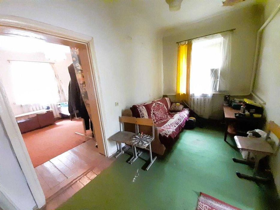 Історичний центр і крапка.