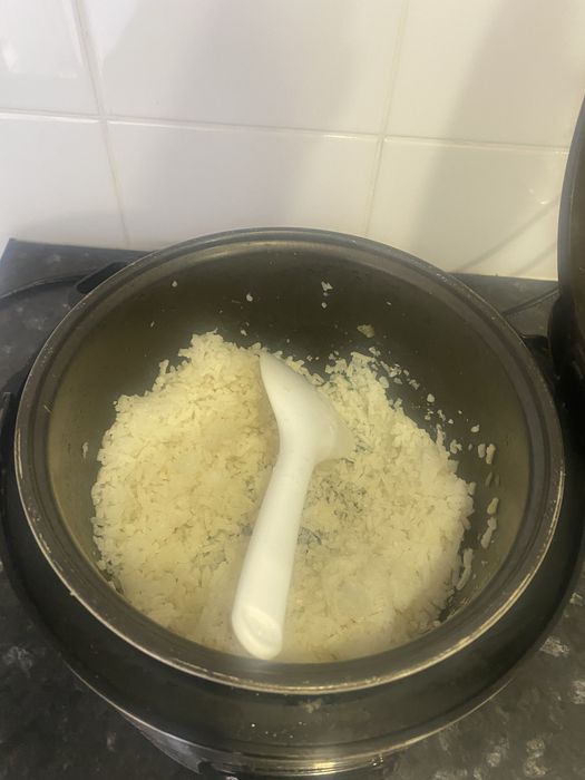 Panela elétrica de arroz , faz e mantém quente por horas