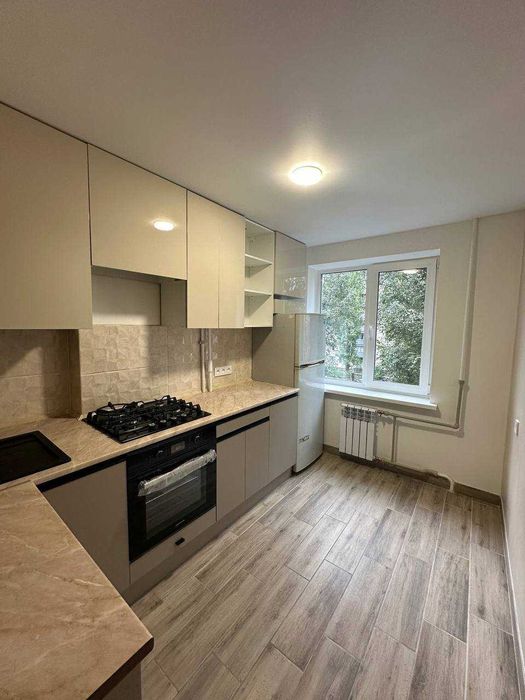Продам 3х комнатную квартиру на Калиновой - Левый Берег
