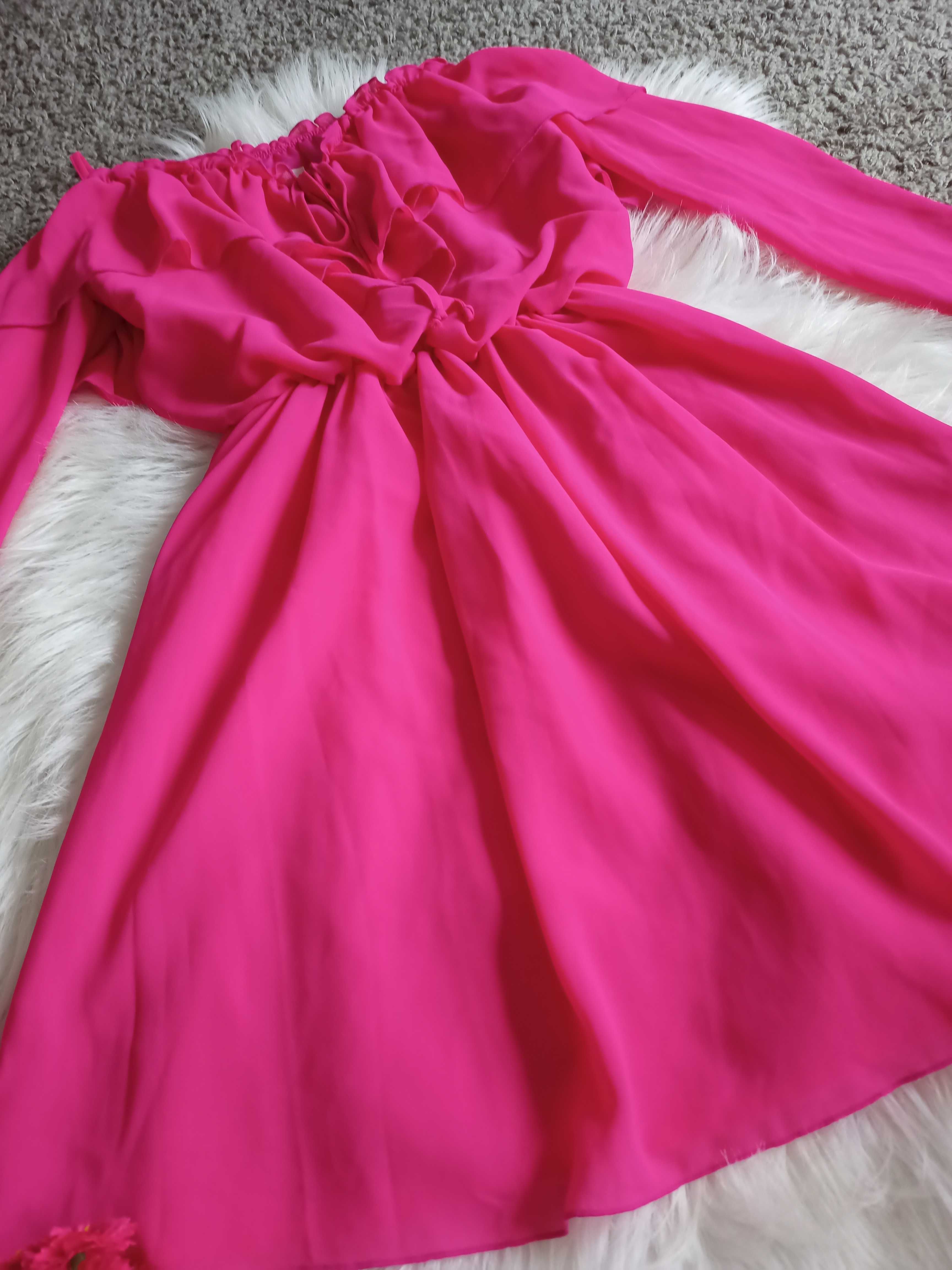 Różowa sukienka koktajlowa