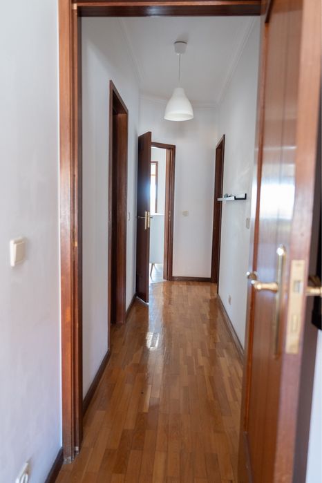 Vende-se T3 com garagem Espinho