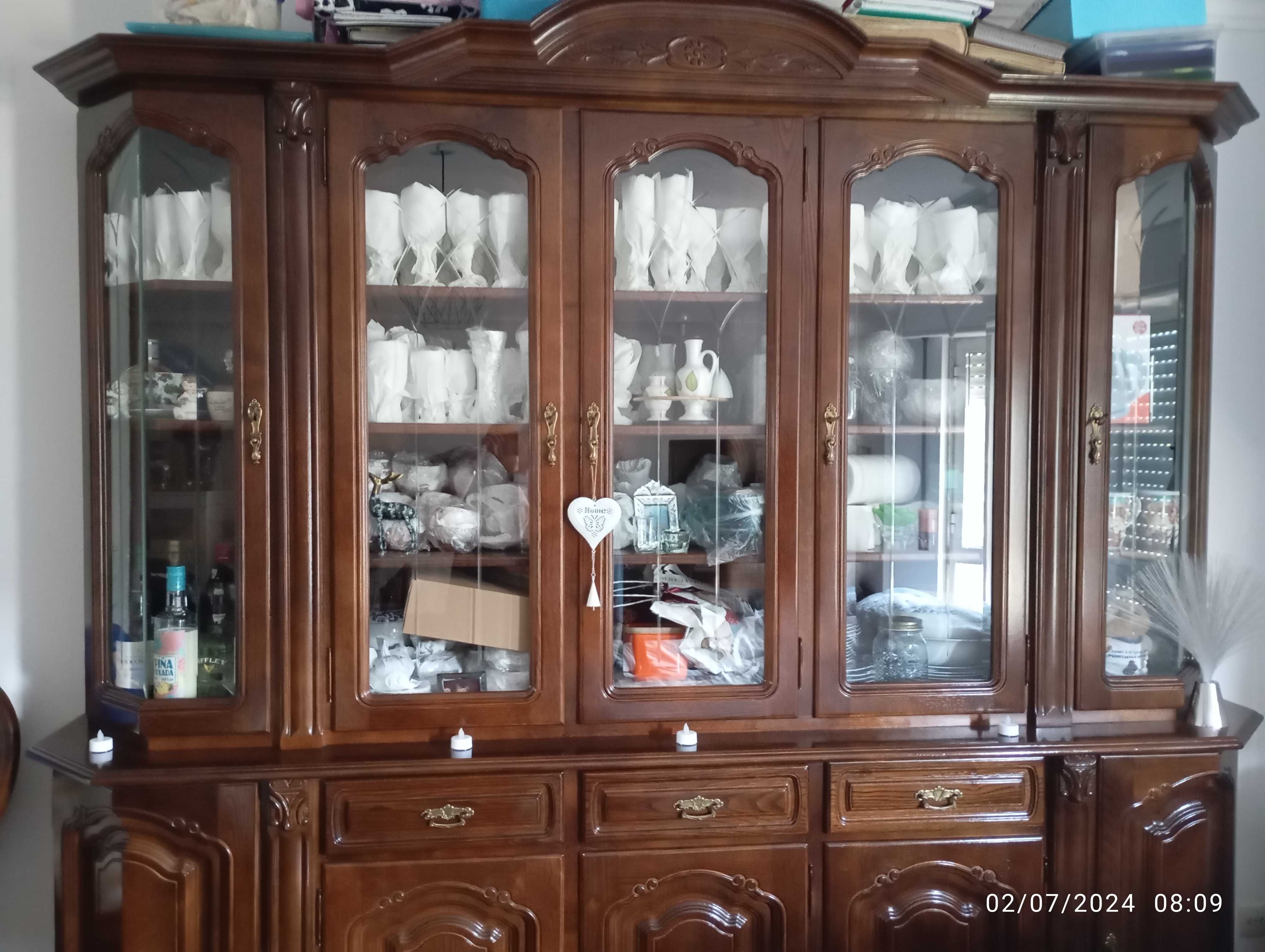 Mobília de sala e vários móveis