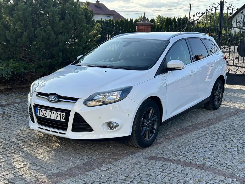 Ford Focus Stan idealny, Bez wkładu, Titanium, Alufelgi