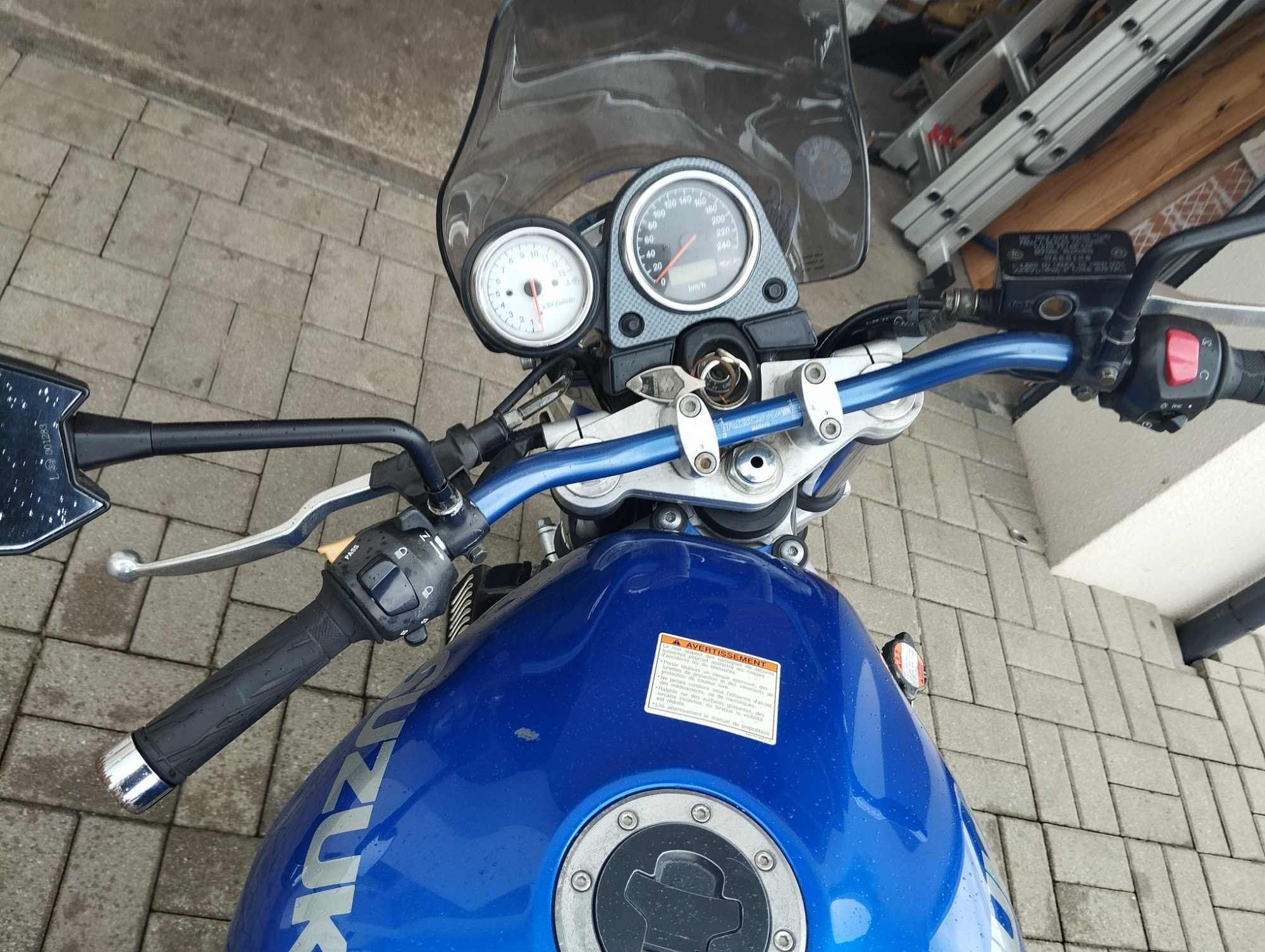 Motocykl Suzuki SV650N