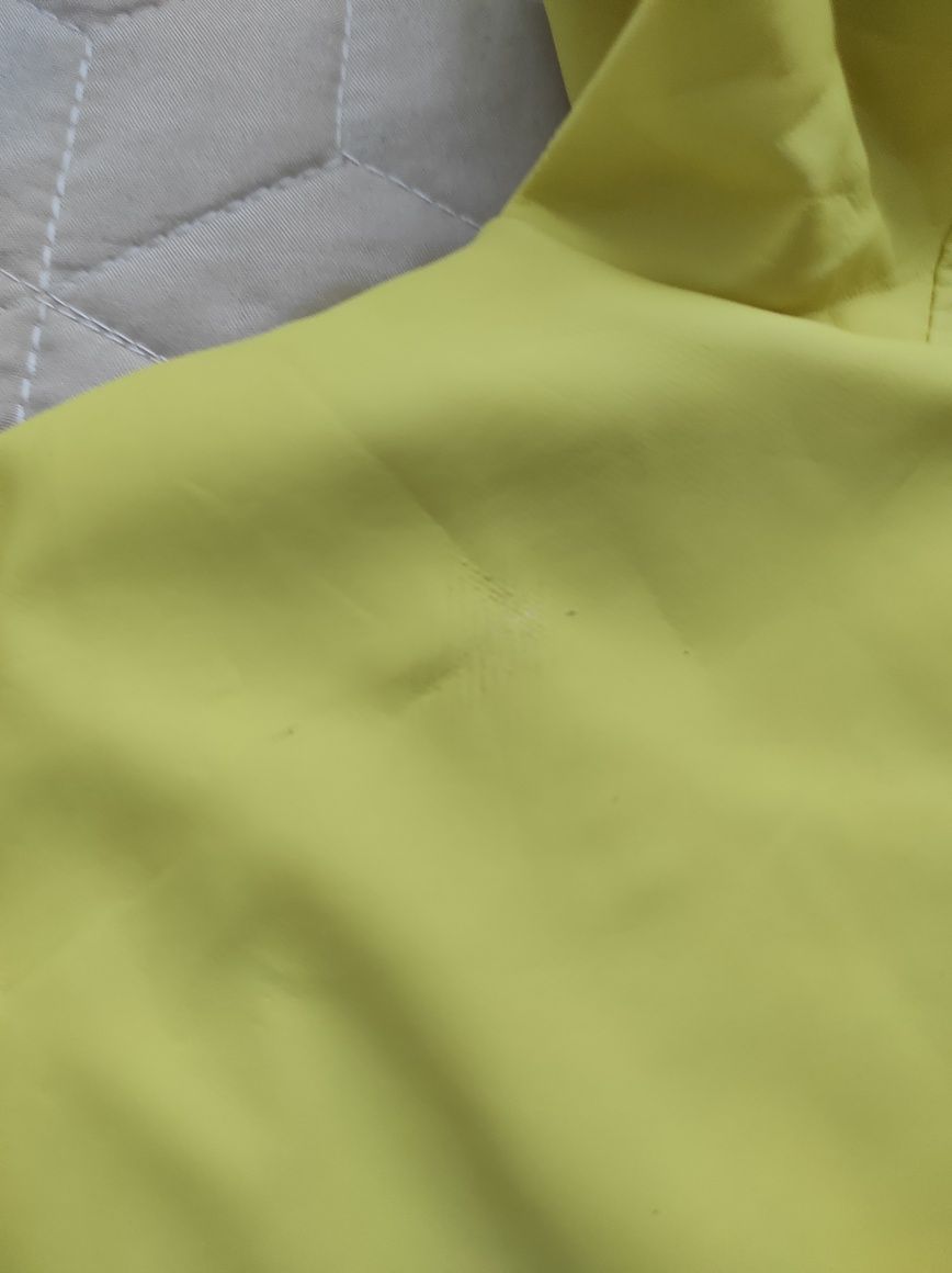 Żółty płaszcz przeciwdeszczowy Zara 104