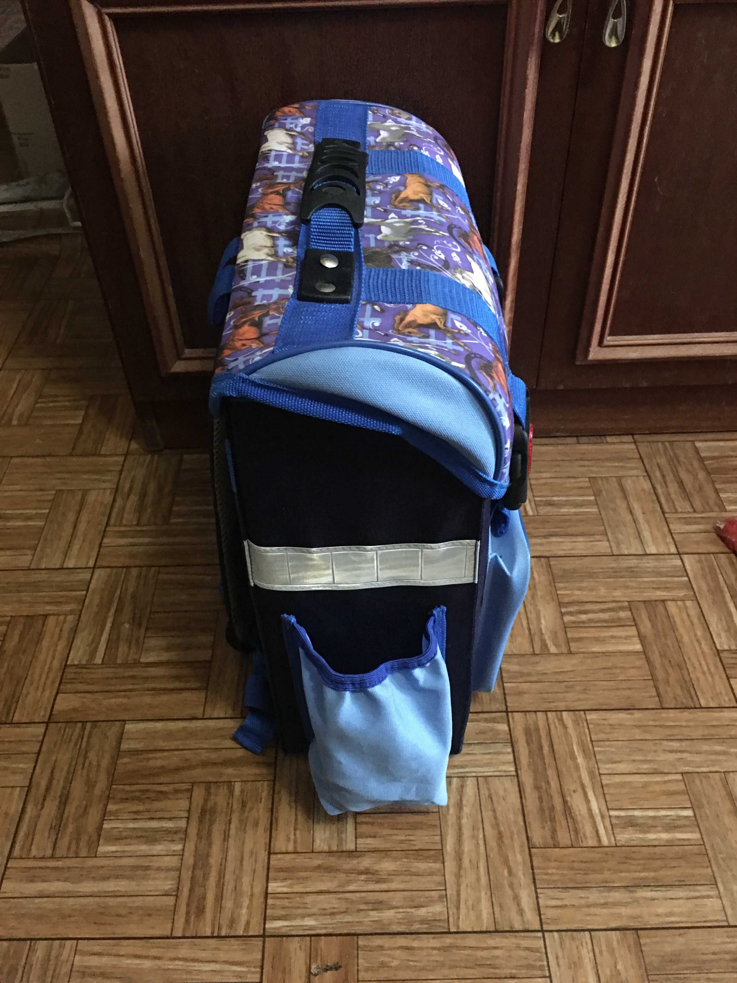Рюкзак детский пластиковый с отражателями