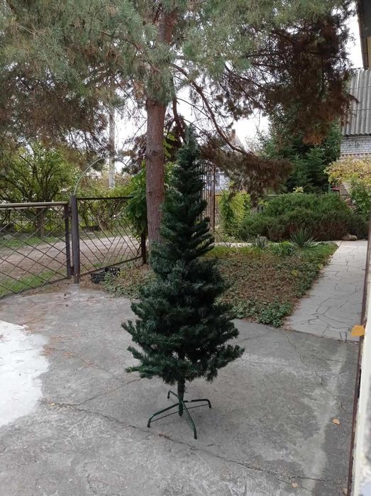 искусственная елка 1.8 м