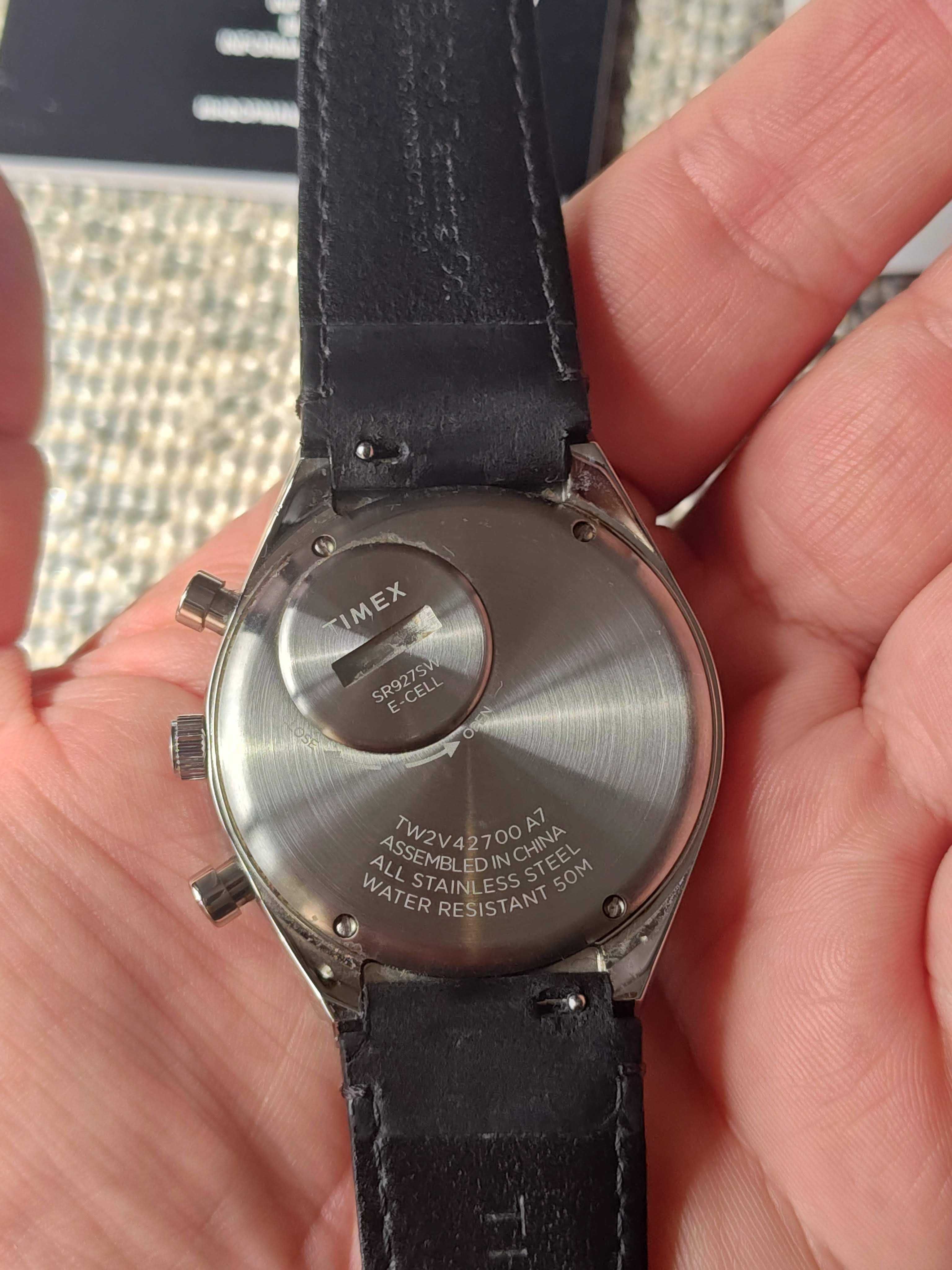 Timex Q panda Chronograph retro TW2V42700