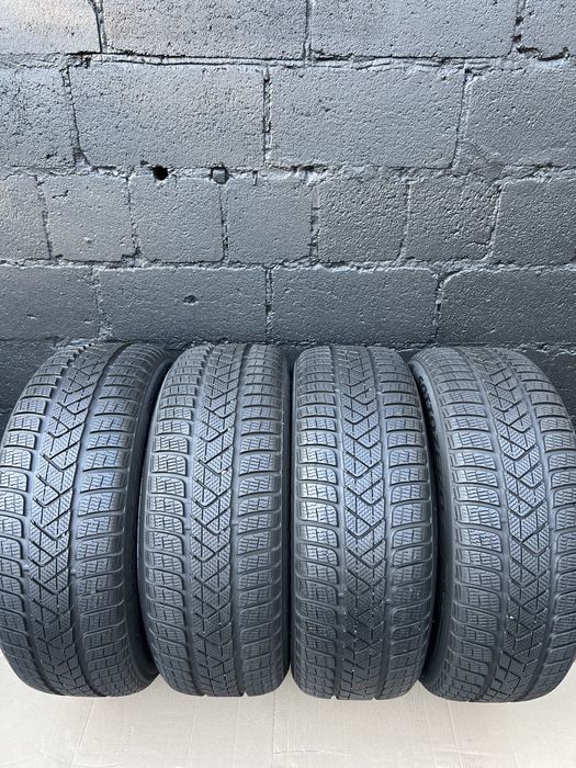 Шини р18 225/55 Pirelli SottoZero3