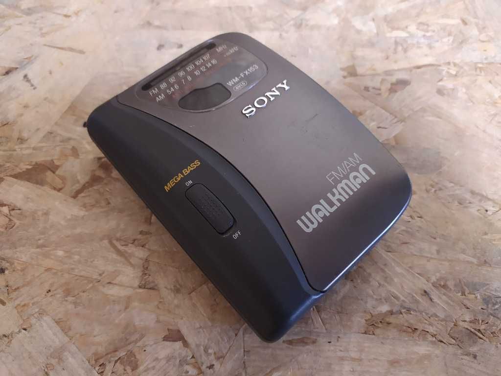 Leitor de cassetes e rádio Sony Walkman WM-FX153