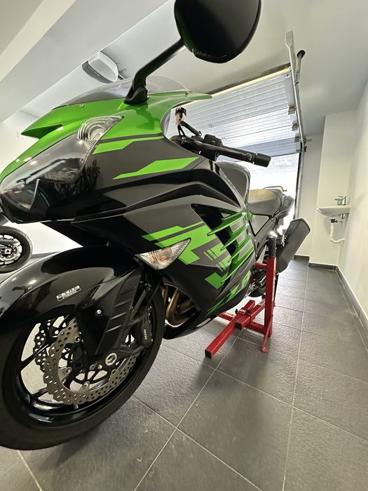 Kawasaki zzr1400 preservada 2020