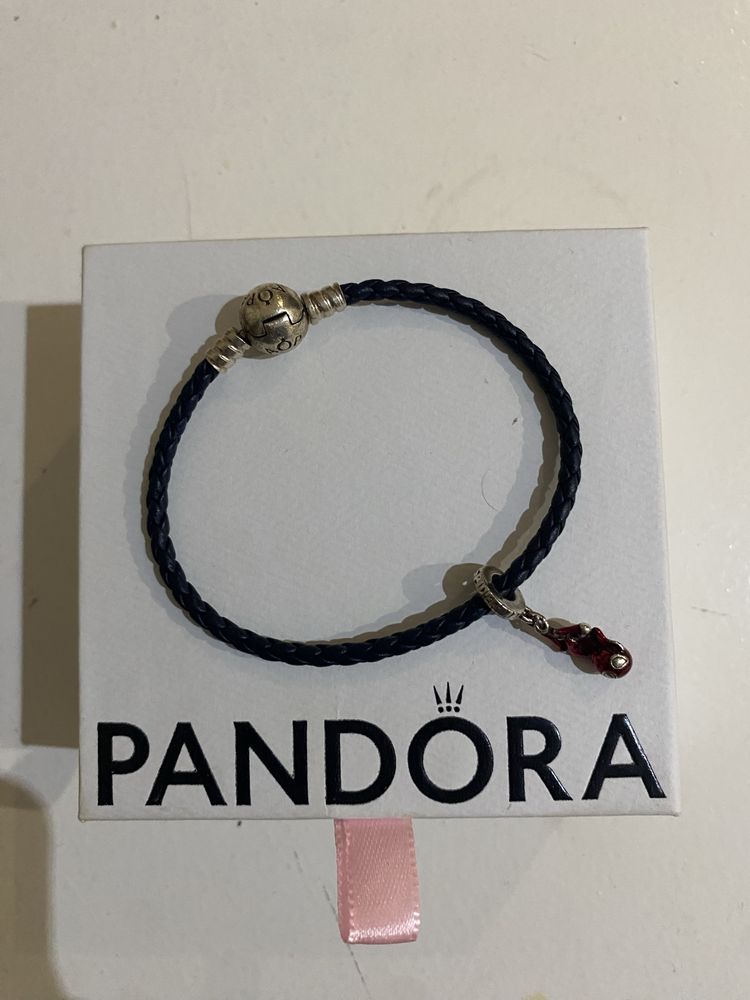 Pulseira de couro Pandora com conta SpiderMan