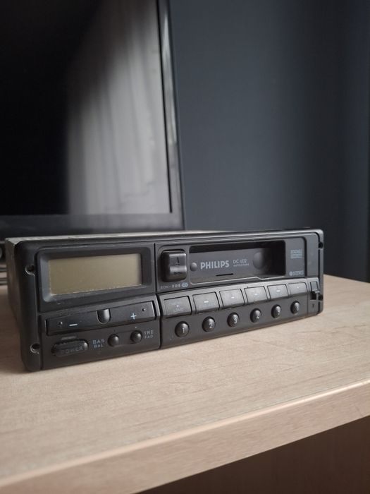 Radioodtwarzacz samochodowy PHILIPS DC402