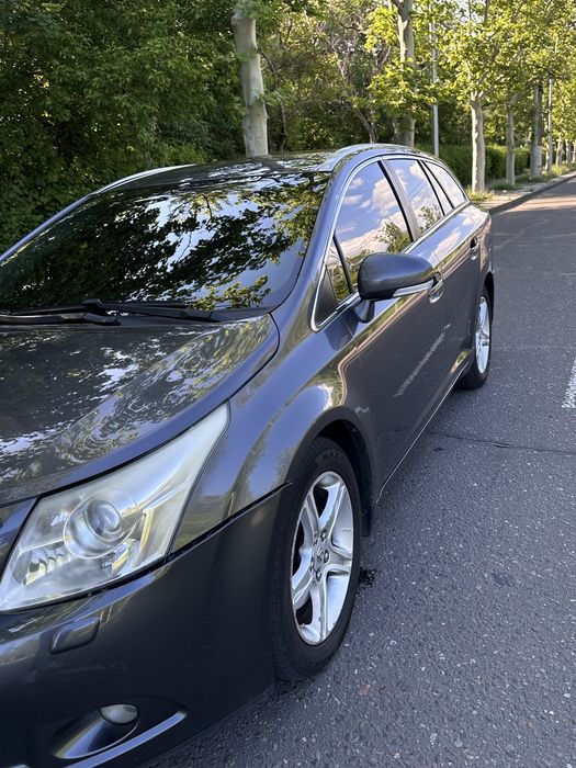 TOYOTA AVENSIS 2011р. 2.2 дизель від власника