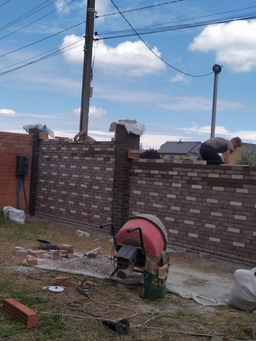 Каменщик выполнит работы