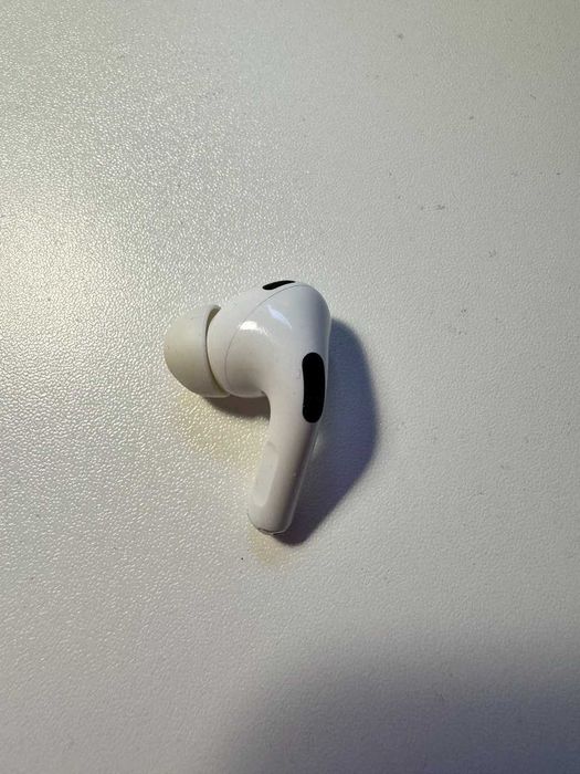 Оригінали в магазині Airpods Pro 2 правий А3047, лівий А2699 та кейс