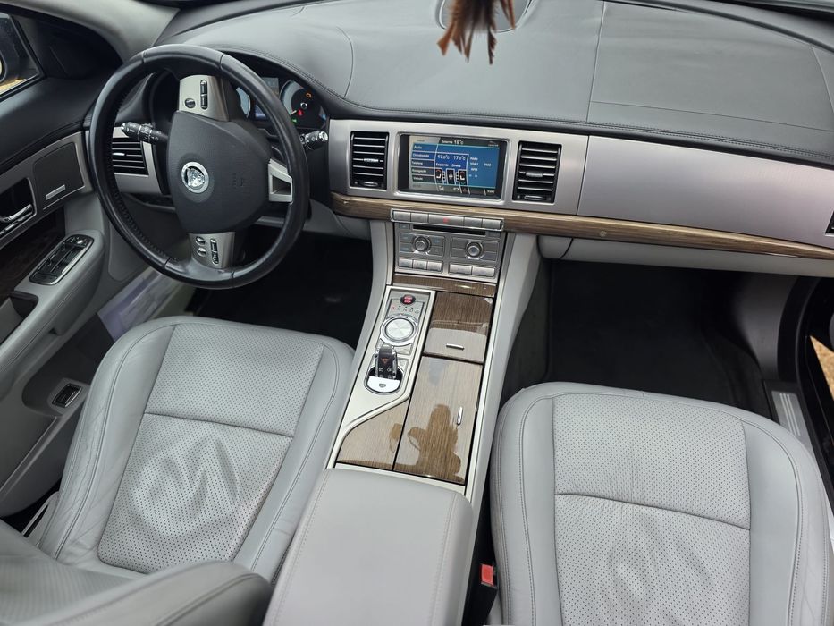 Jaguar XF 2.7 V6 Diesel Premium Luxury 2008