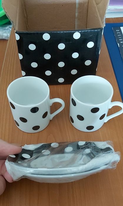 Conjunto 2 chávenas de café às bolinhas