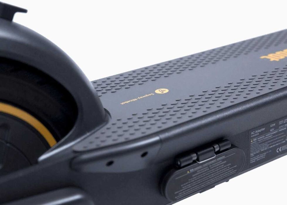 Електросамокат Segway Ninebot KickScooter MAX G30P