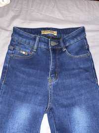 Новенькі теплі джинси синього кольору