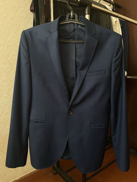 Костюм чоловічий  темно-синього коліру