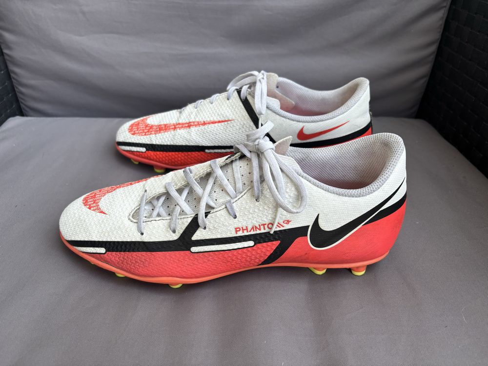 Chuteiras Nike Phantom 43