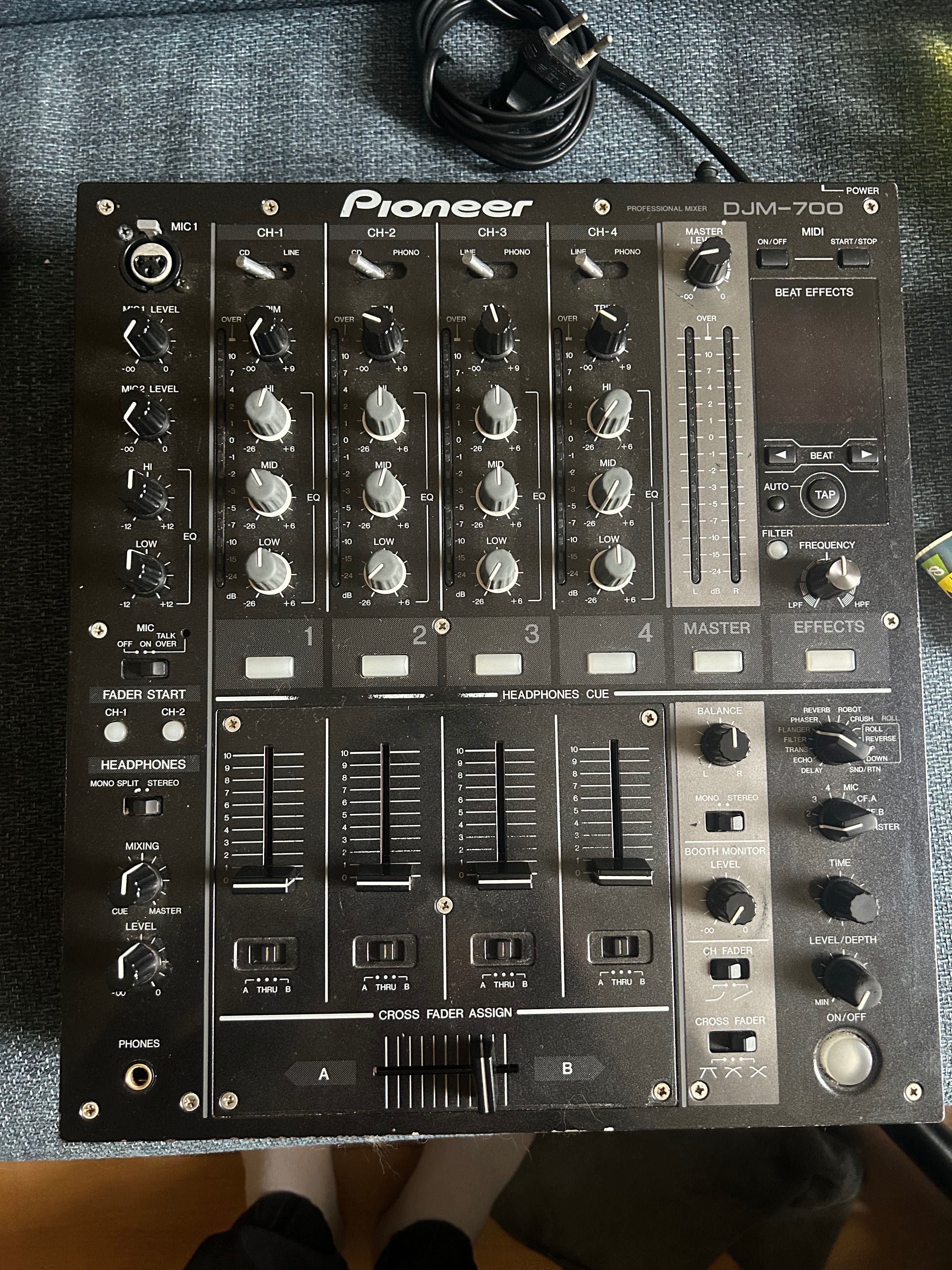 Pioneer Djm-700-s