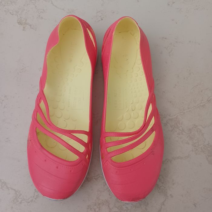 Buty Adidas typu Crocs gumowe ultralekkie 35/22,5 cm