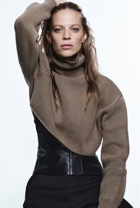 Вкорочений светр Zara