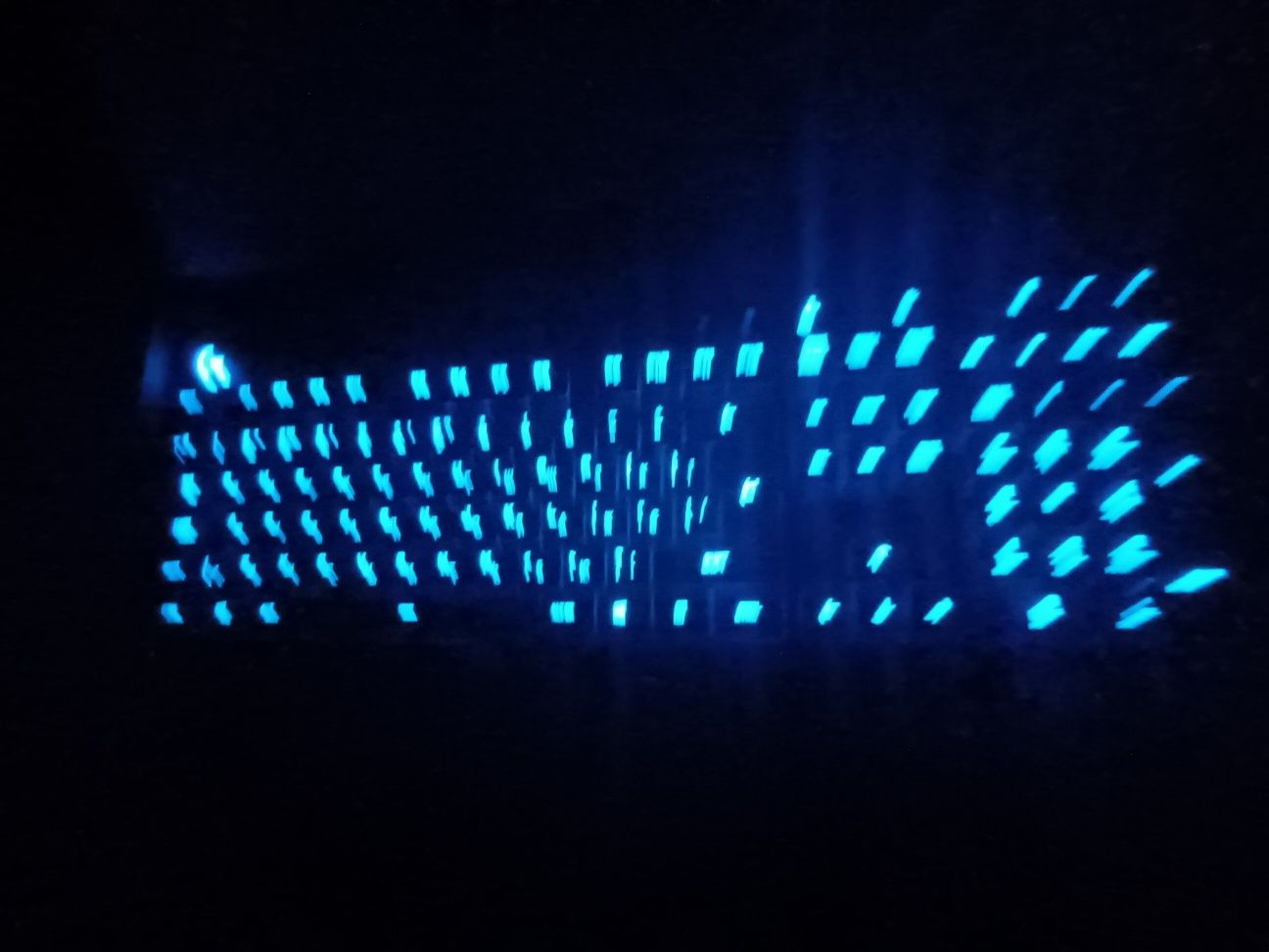 Клавиатура Logitech G213 продам