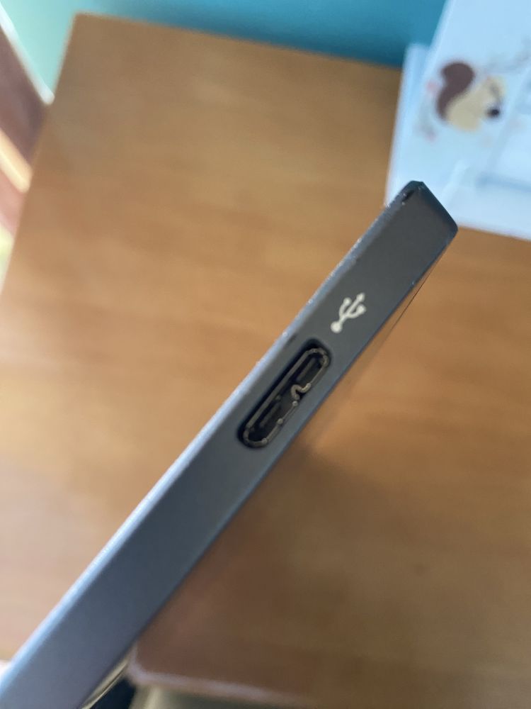 Ультратонкий монитор Asus MB168B