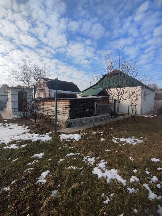 Продається добротний будинок по провулку Лісний.