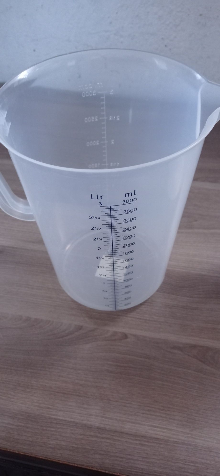 Dzbaneki z miarką 3l x4