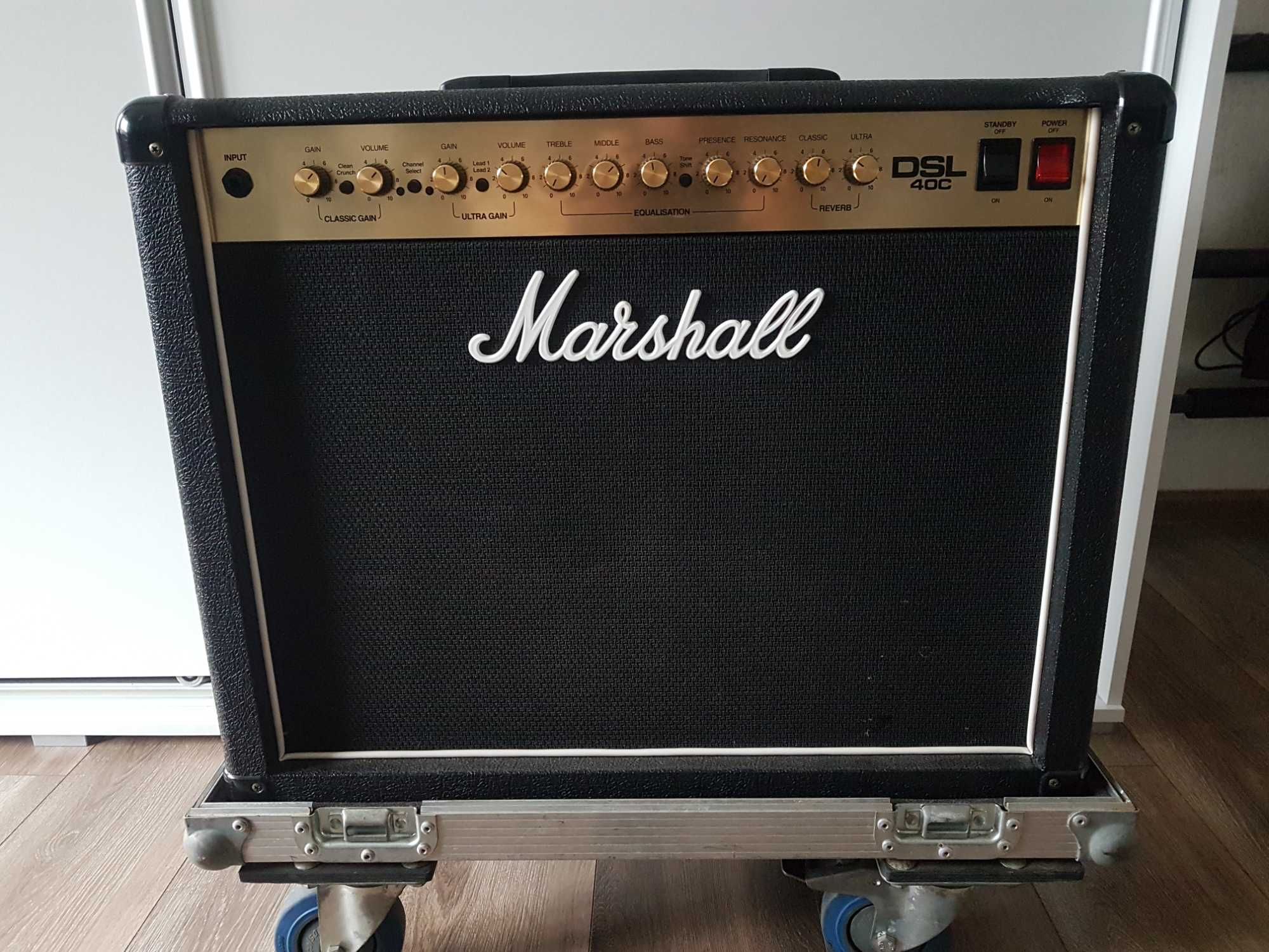 Marshall Dsl 40C + Hard case