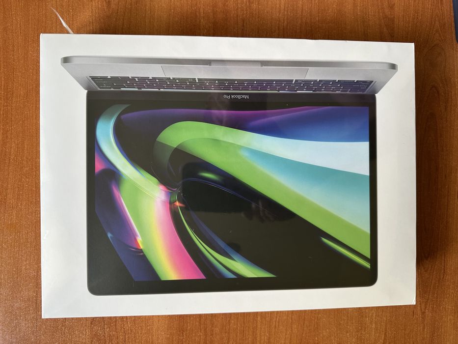 Apple MacBook Pro 13.3”M2 chip 8/256GB [2022]New в заводской плёнке