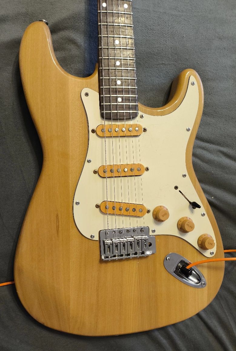 Gitarka elektryczna strat składak jesion