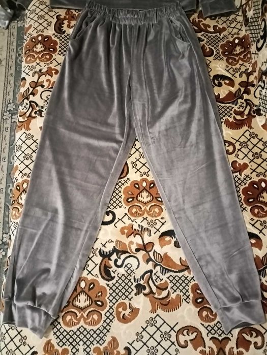 Костюм велюровый женский 50/52, светло-серый, осень-весна