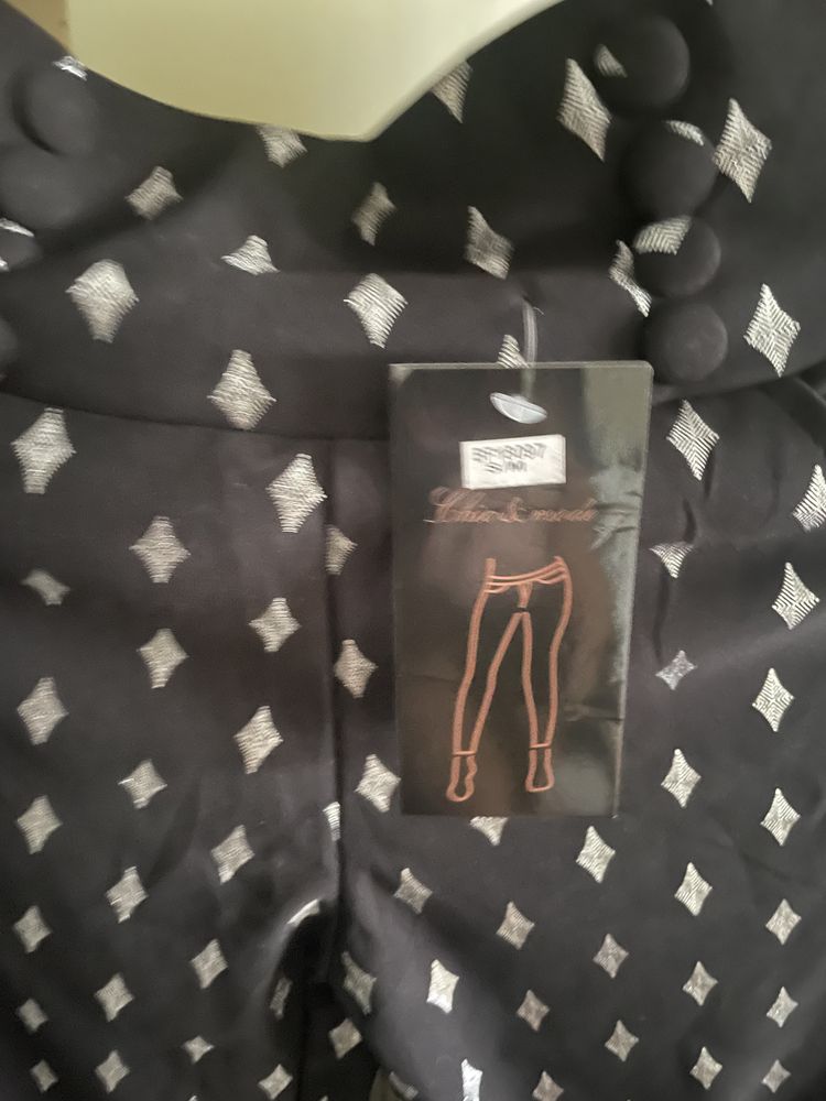 Nowe spodnie legginsy czarne w srebrne romby S/M