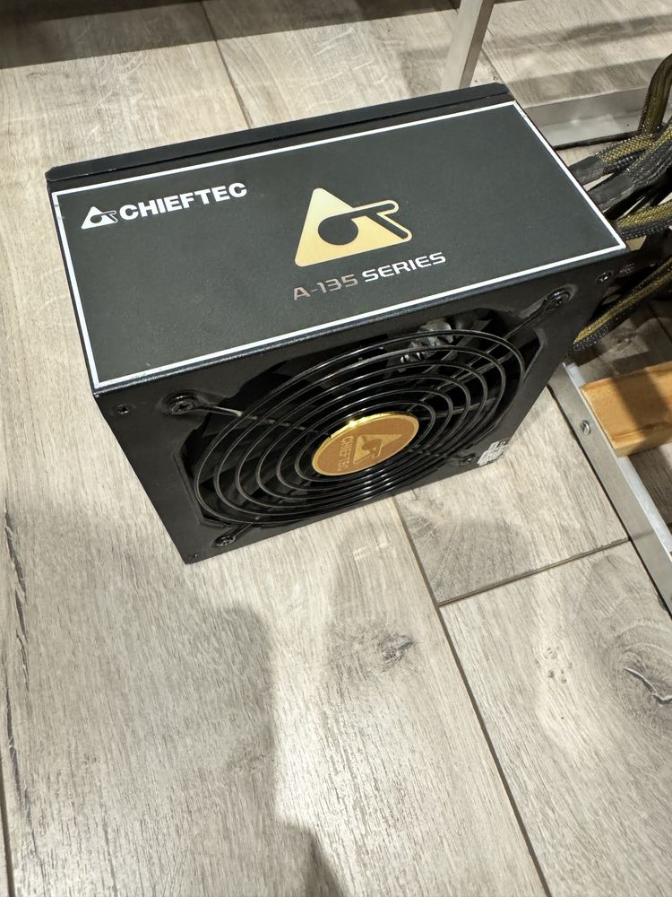 Блоки питания Chieftec A-135 (APS-1000CB) 1000W