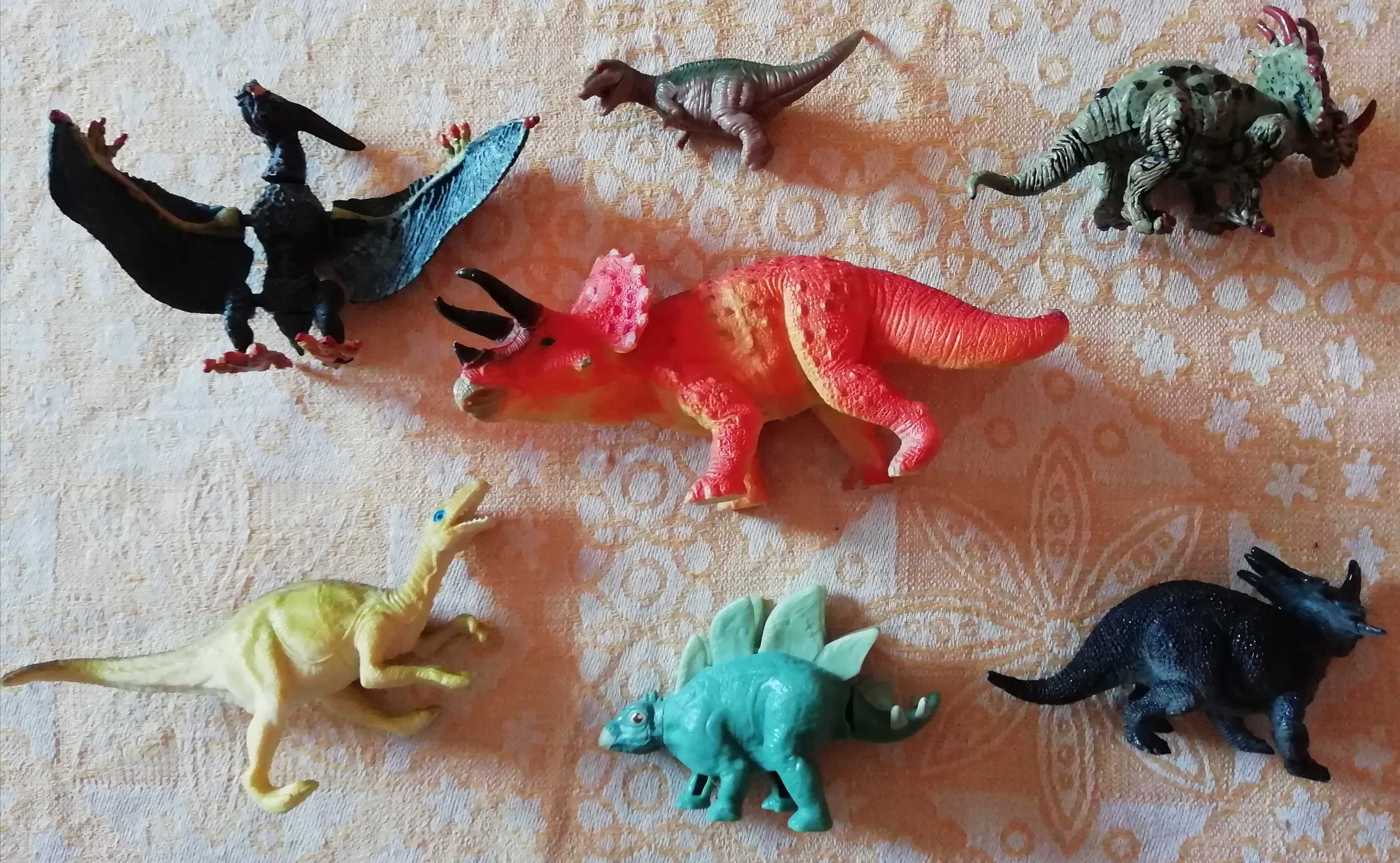 7x Figurki DINOZAURY + mała torba z TREXem figurka Zestaw