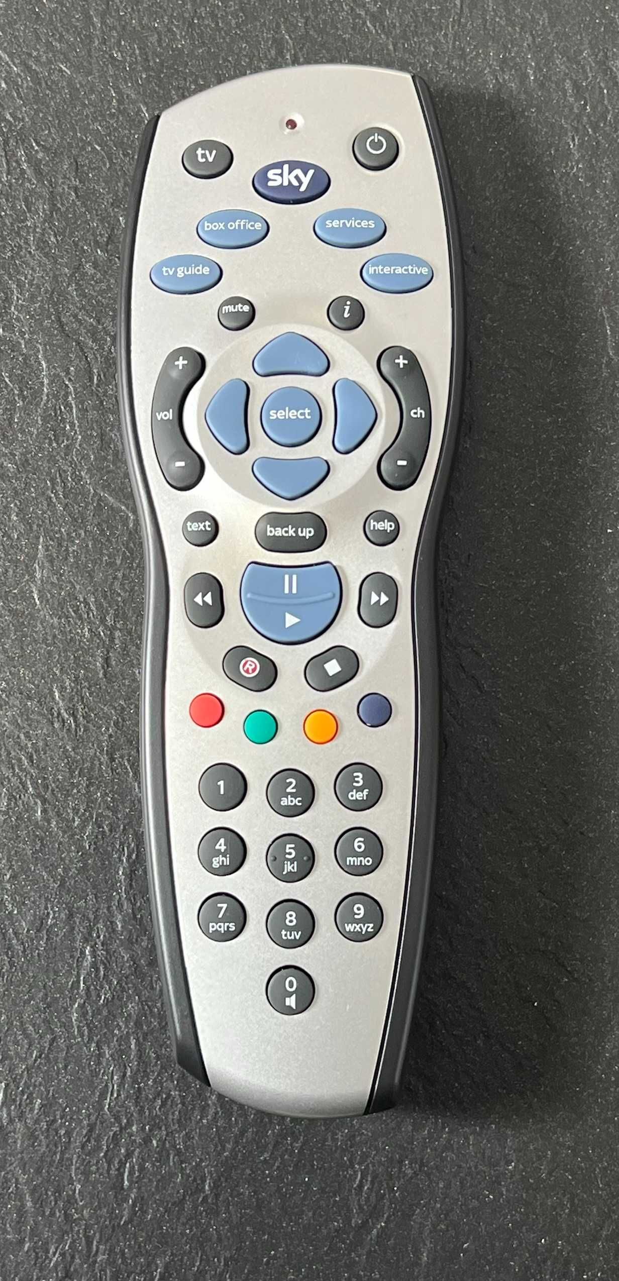 Sky Plus SKY156 pilot zdalnego sterowania i link TV SKY120 srebrny