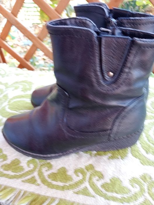 Krótkie kozaczki damskie skórzane czarne