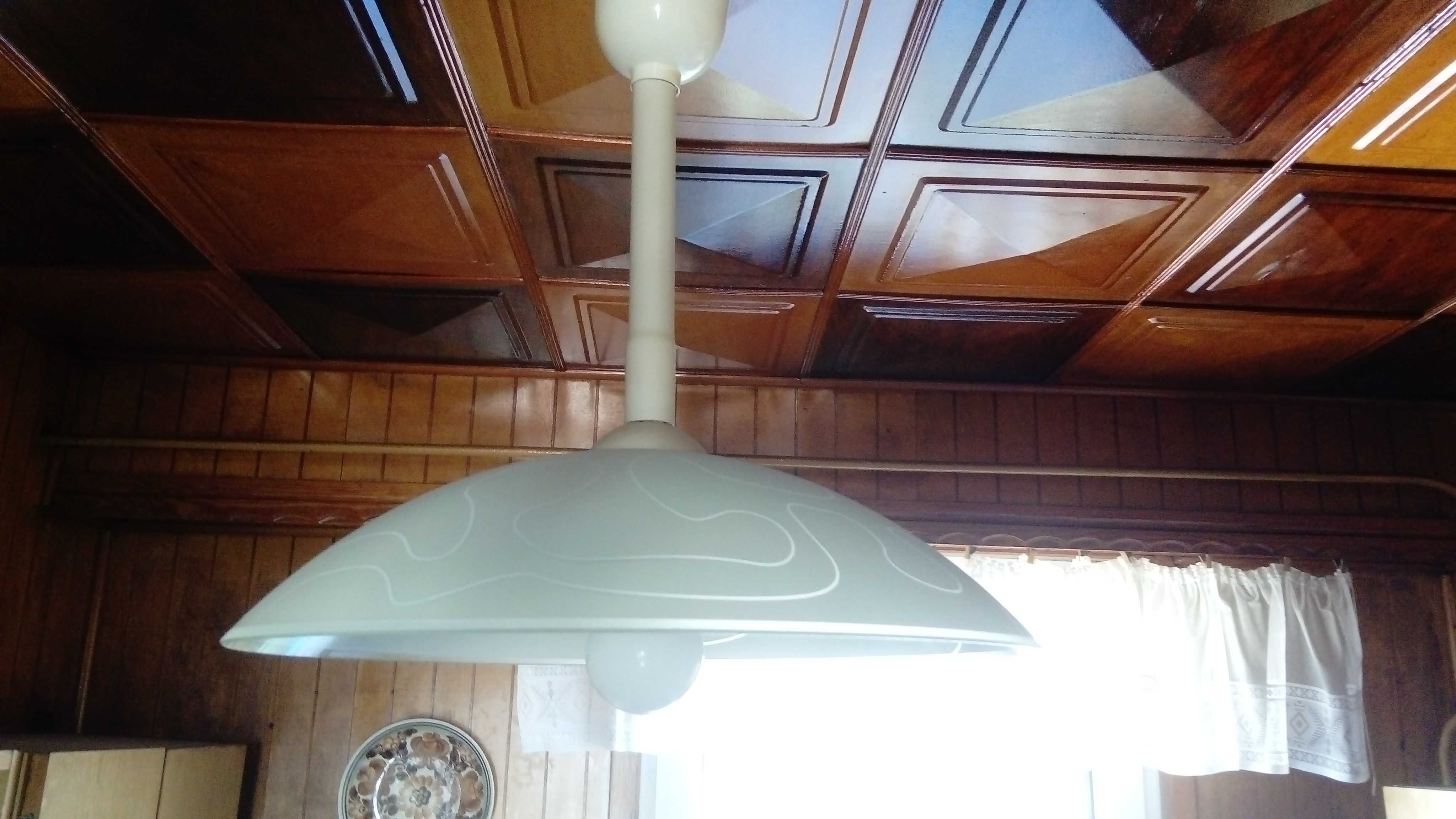 Lampa sufitowa do kuchni
