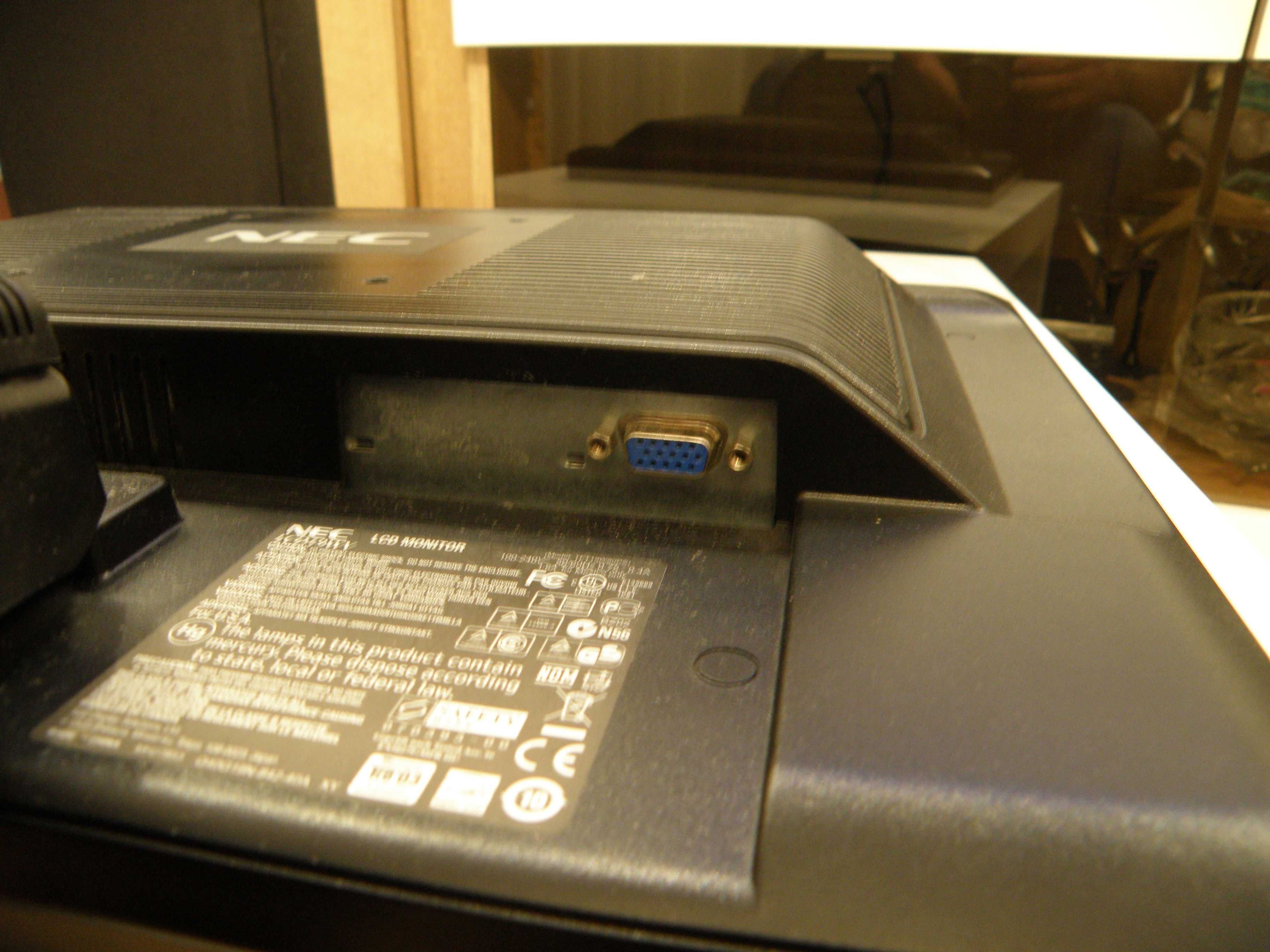 Monitor LCD 17 cali