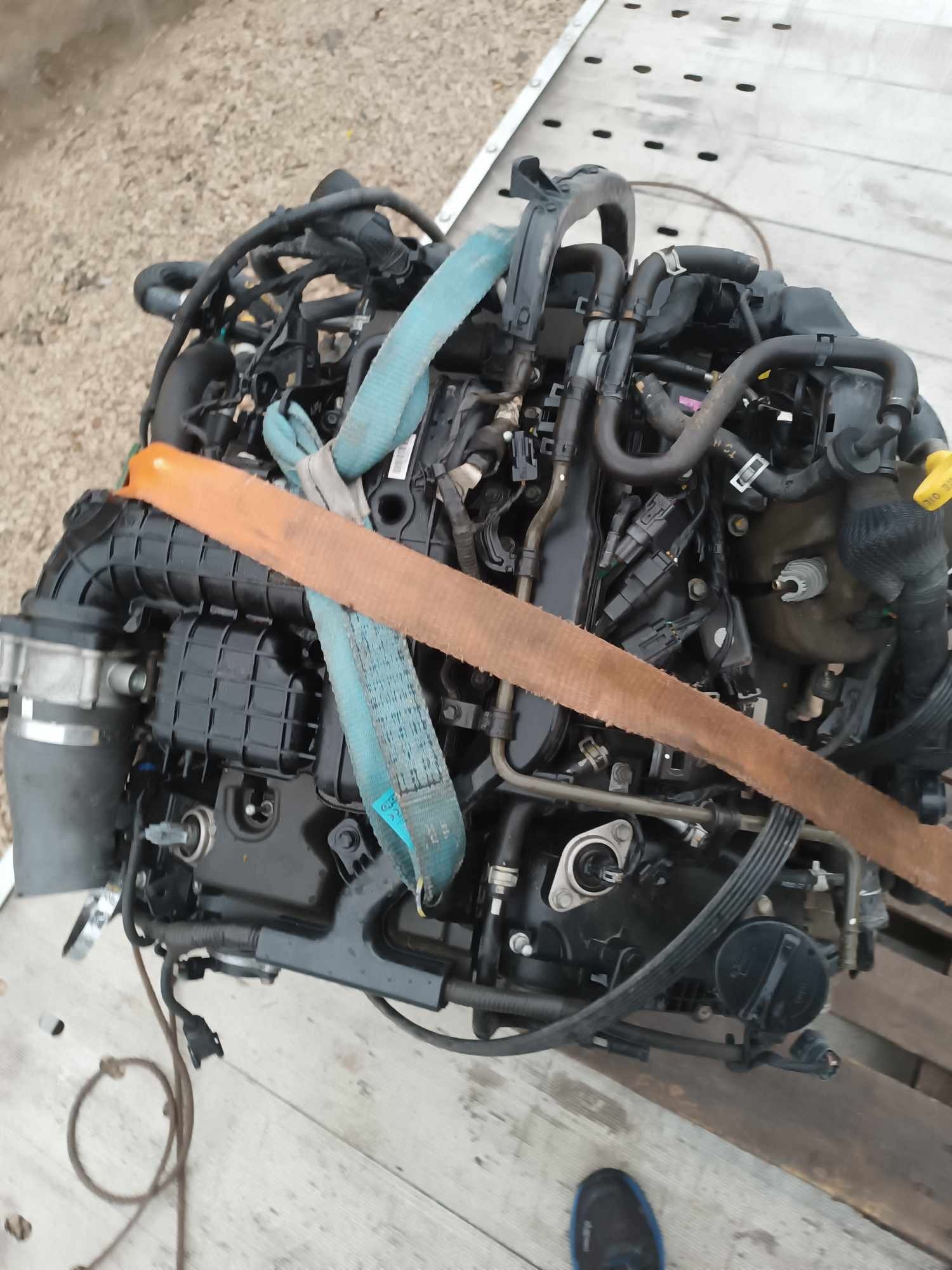 Silnik Kia Stinger 3.3 turbo cewki czesci