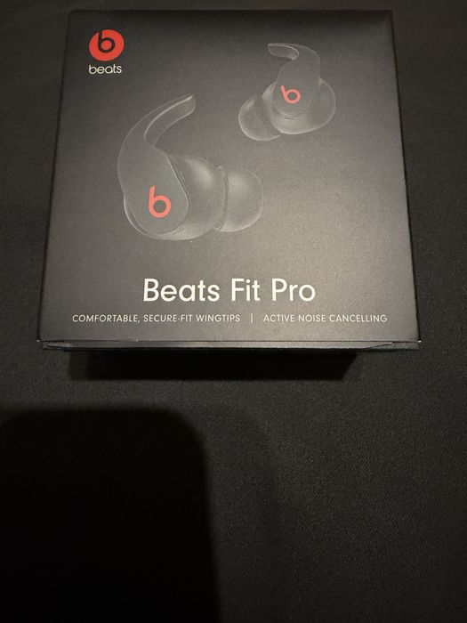 Beats Fit Pro czarne – mega bas, super trzymają się ucha