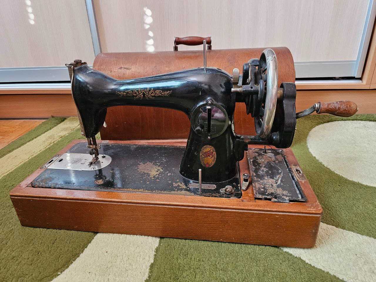Швейна машинка Подільського механічного заводу (виробництво СРСР)